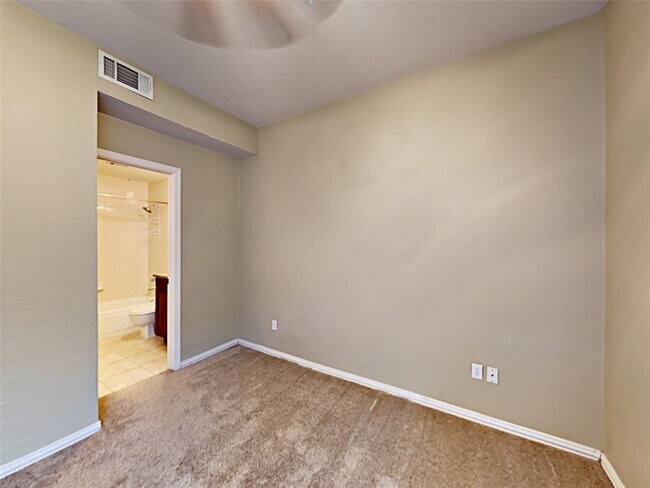 Building Photo - 4104 N Hall St