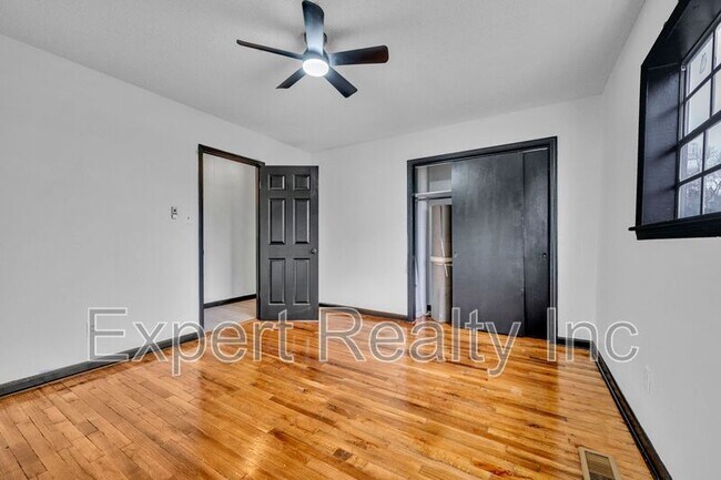 Building Photo - 117 62nd St