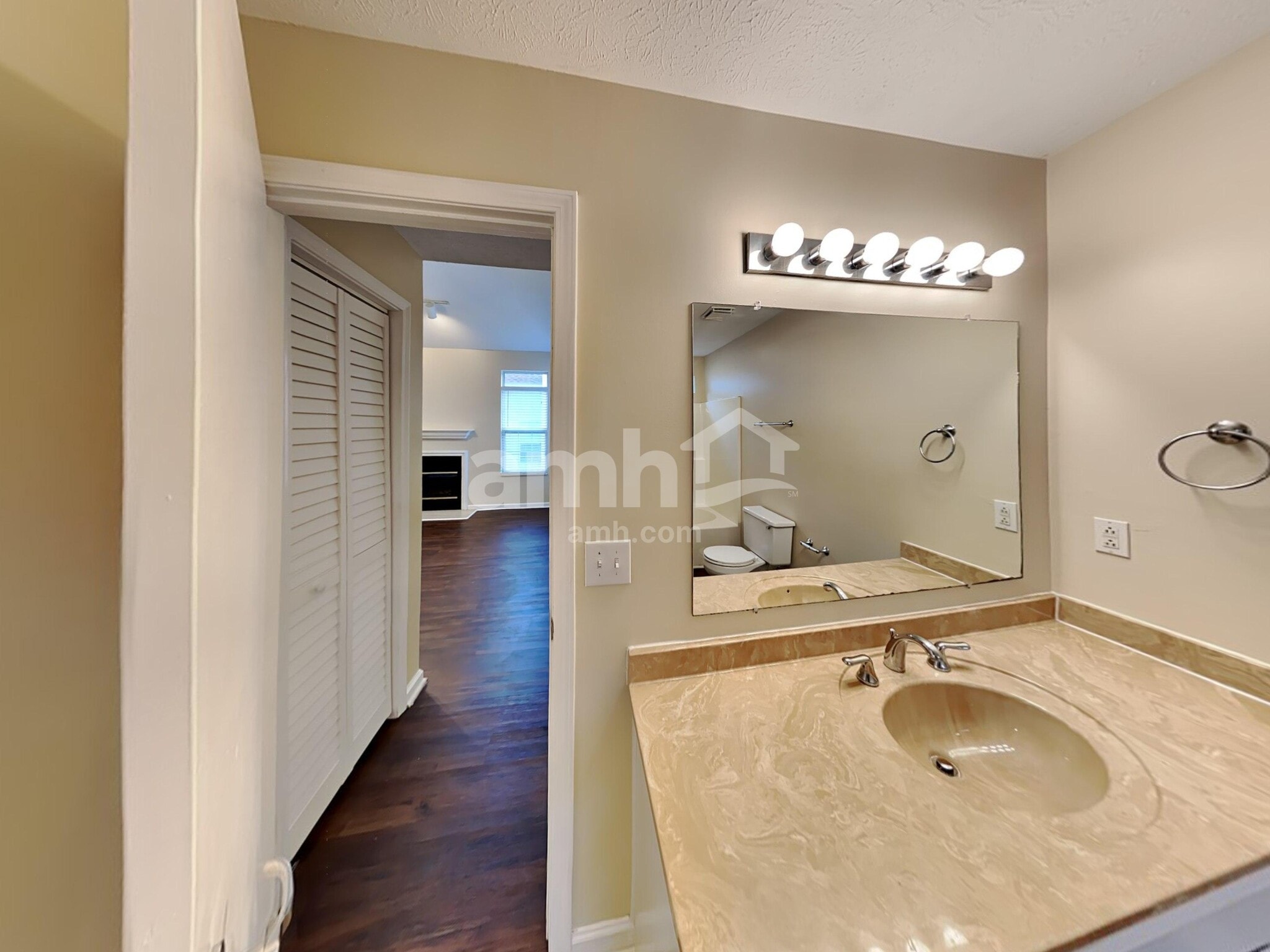 Building Photo - 5606 Royal Ct