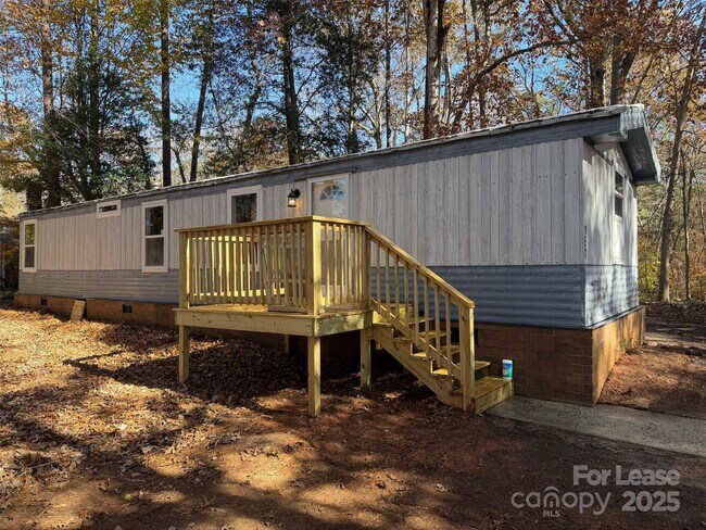 Building Photo - 161 Longbranch Rd