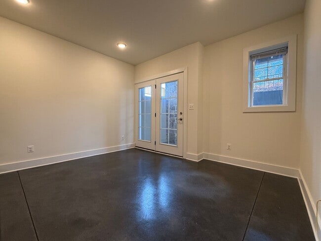 Building Photo - 514 Trailside Dr