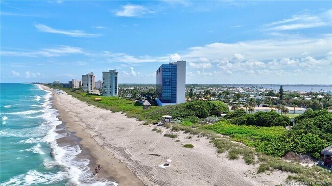 Building Photo - 10200 S Ocean Dr