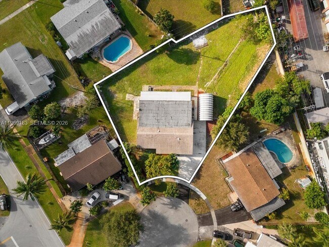 Building Photo - 8 SW 11th St