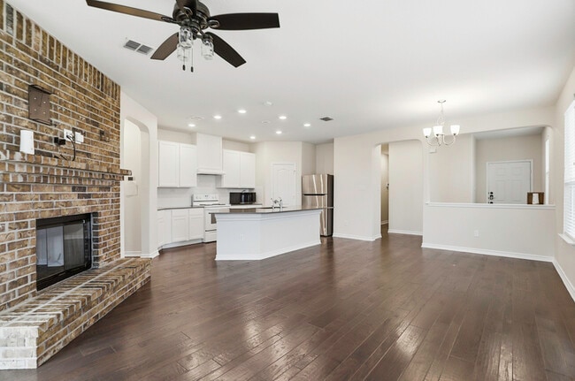 Building Photo - 7907 Expectation Dr