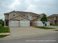 Building Photo - 1640 SW Highland Dr
