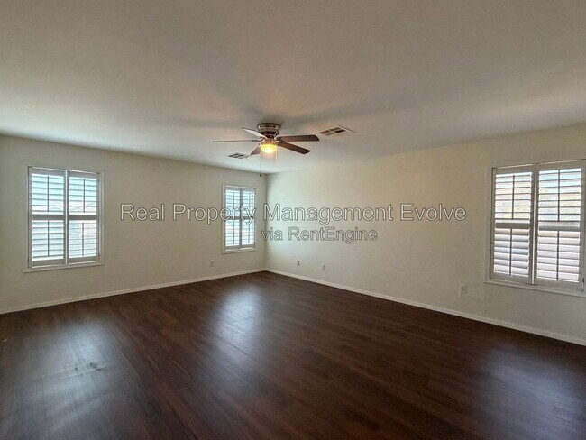 Building Photo - 6903 W Lawrence Ln