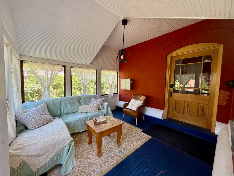 Building Photo - 1148 Josephine St