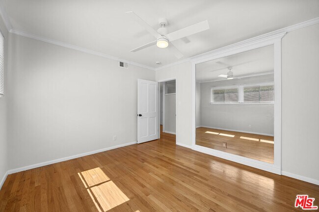 Building Photo - 4316 Bellaire Ave