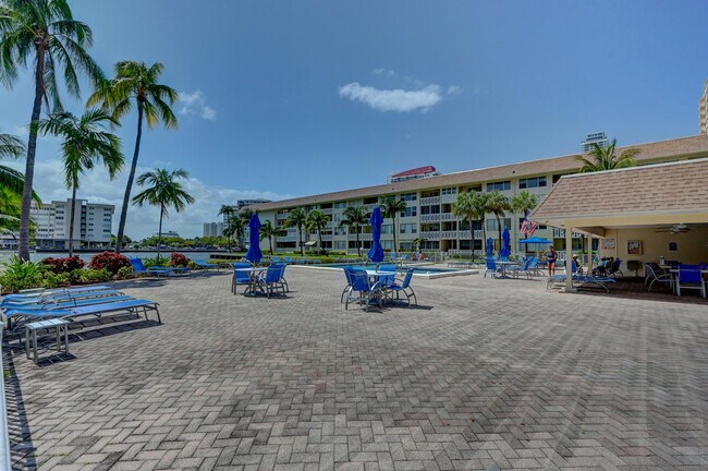 Building Photo - 1893 S Ocean Dr