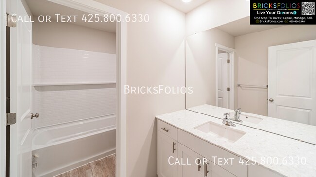 Building Photo - 1419 SW Fielder Pl