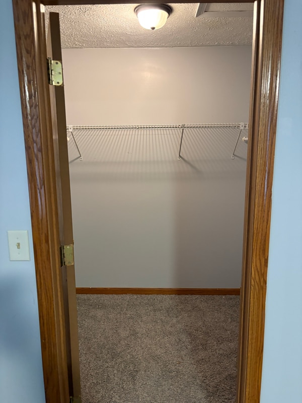 Building Photo - 1112 1/2 Hocking Rd