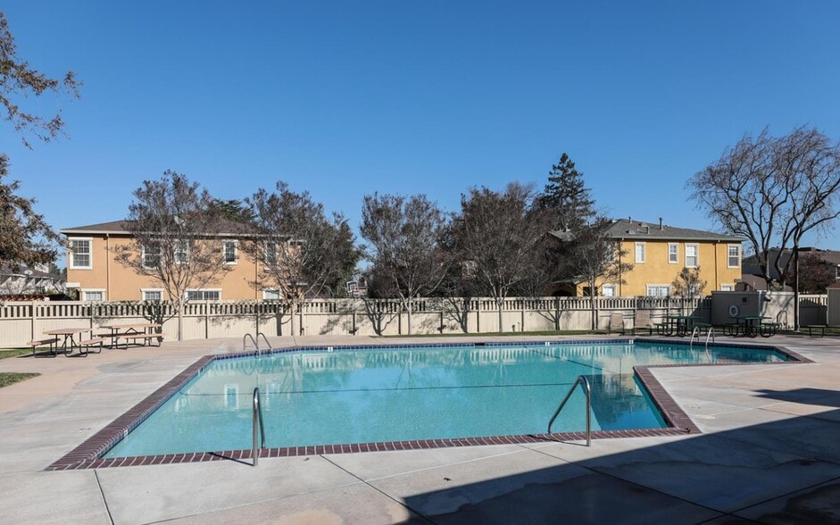 Building Photo - 1248 Crescent Ter