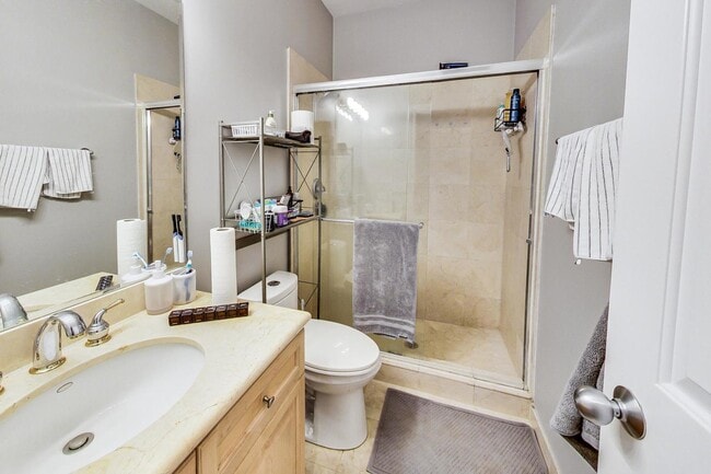 Building Photo - 1330 W Fletcher St