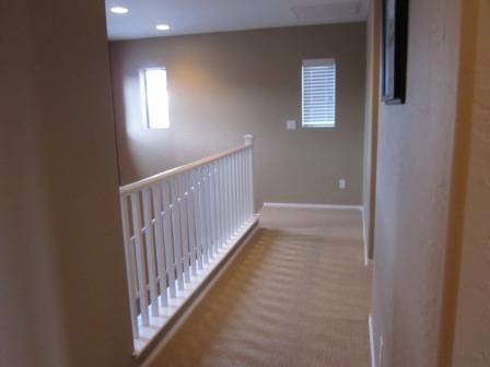 Building Photo - 10415 Lilac Square Ave