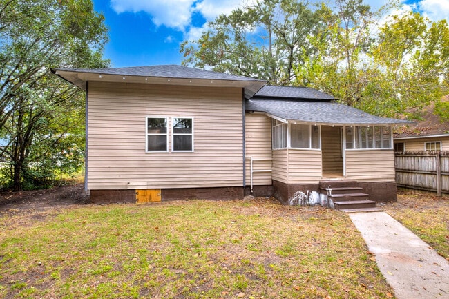 Building Photo - 26 Kendrick St