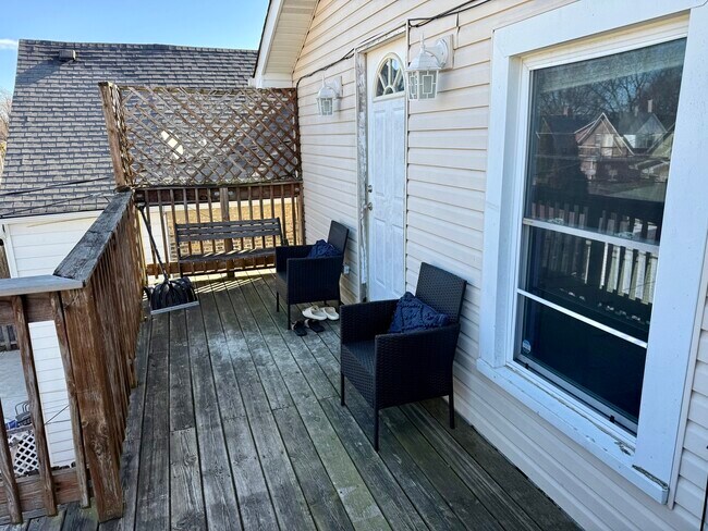 Building Photo - 4954 W Cullom Ave