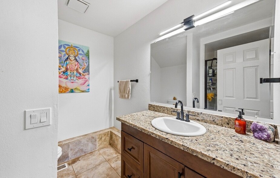 Building Photo - 18509 Alexandra Way