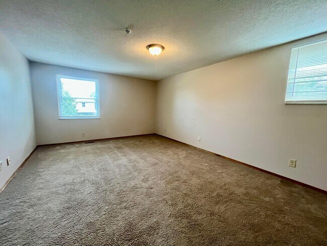 Building Photo - 2775 Amana Ct
