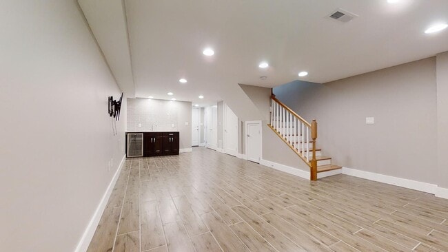 Building Photo - 12 Hawaii Ave NE