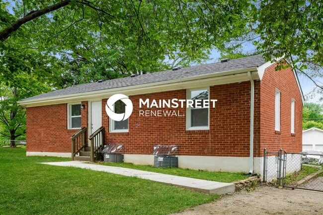 Building Photo - 3 Bedroom Pet-Friendly Home in Louisville, KY with Main Street Renewal