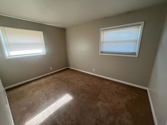 Building Photo - 6051 Laurel Hall Dr