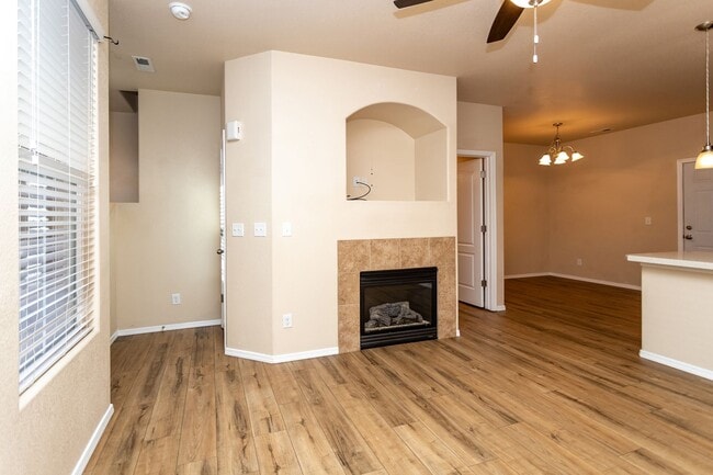 Building Photo - Modern 2-Bed, 2.5-Bath Townhouse in Desirable Norwood Neighborhood!