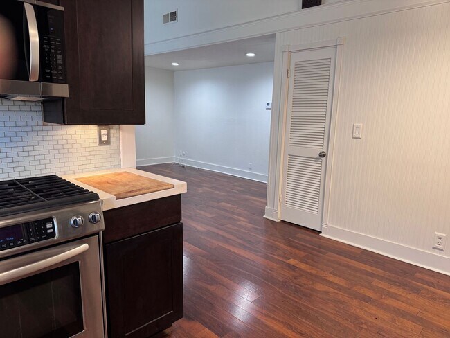 Building Photo - Agoura Hills Townhome | Upgraded + Private 2-Car Garage