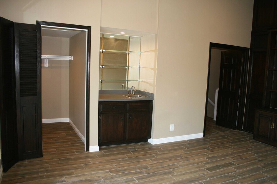 Building Photo - 13065 Mindanao Way