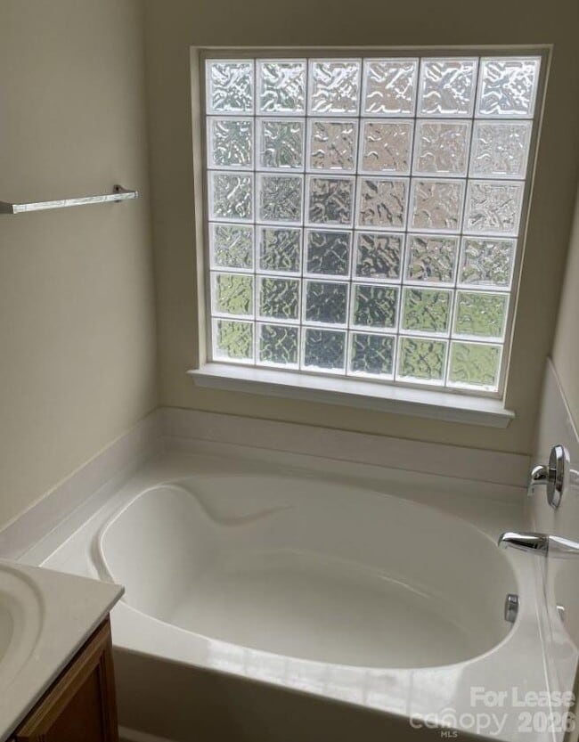 Building Photo - 10020 Kings Parade Blvd