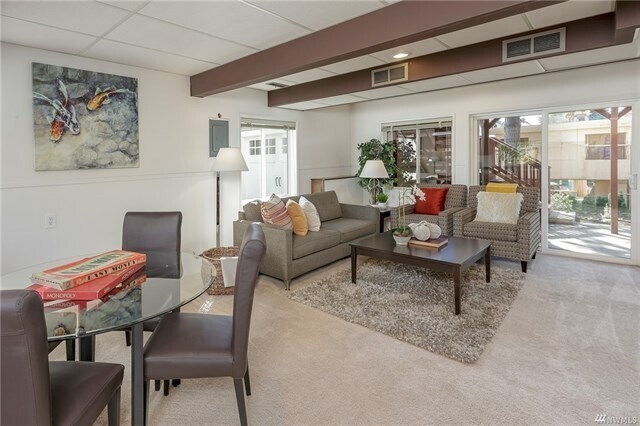Building Photo - Fantastic East of Market St. home in Kirkl...