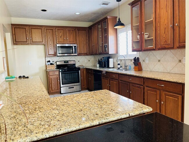 Building Photo - 21619 San Marino Dr