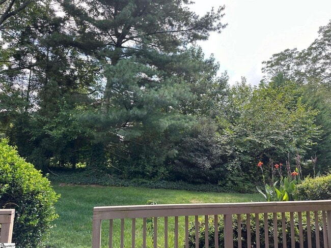 Building Photo - 126 Inglewood Way