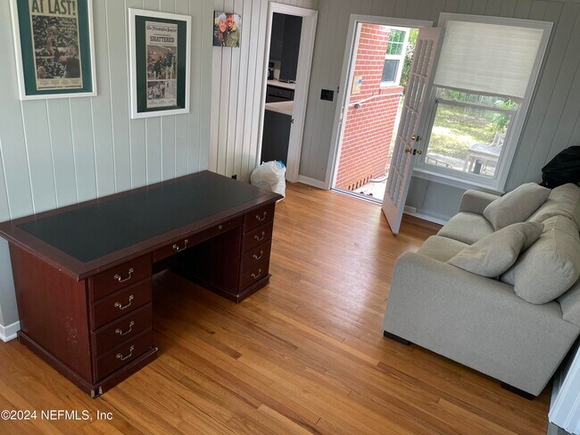 Building Photo - 5054 Pirates Cove Rd