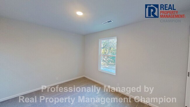 Building Photo - Newly Constructed 3 BD 2.5 BA w/Open Floor Plan