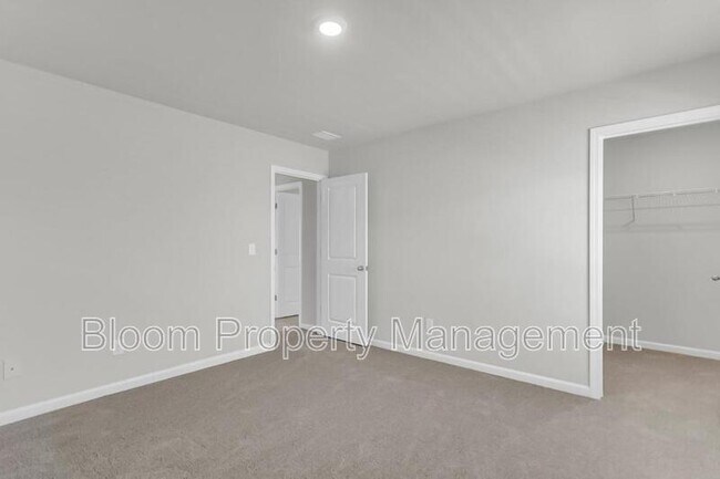 Building Photo - 425 Ribiero Dr