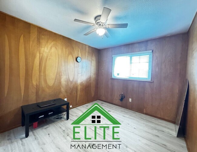 Building Photo - **Charming 3-Bedroom Home in Established S...
