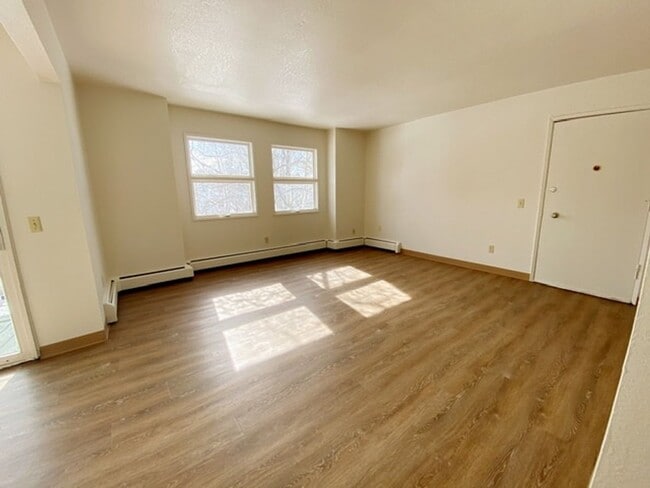 Building Photo - 3909 Malaspina Cir