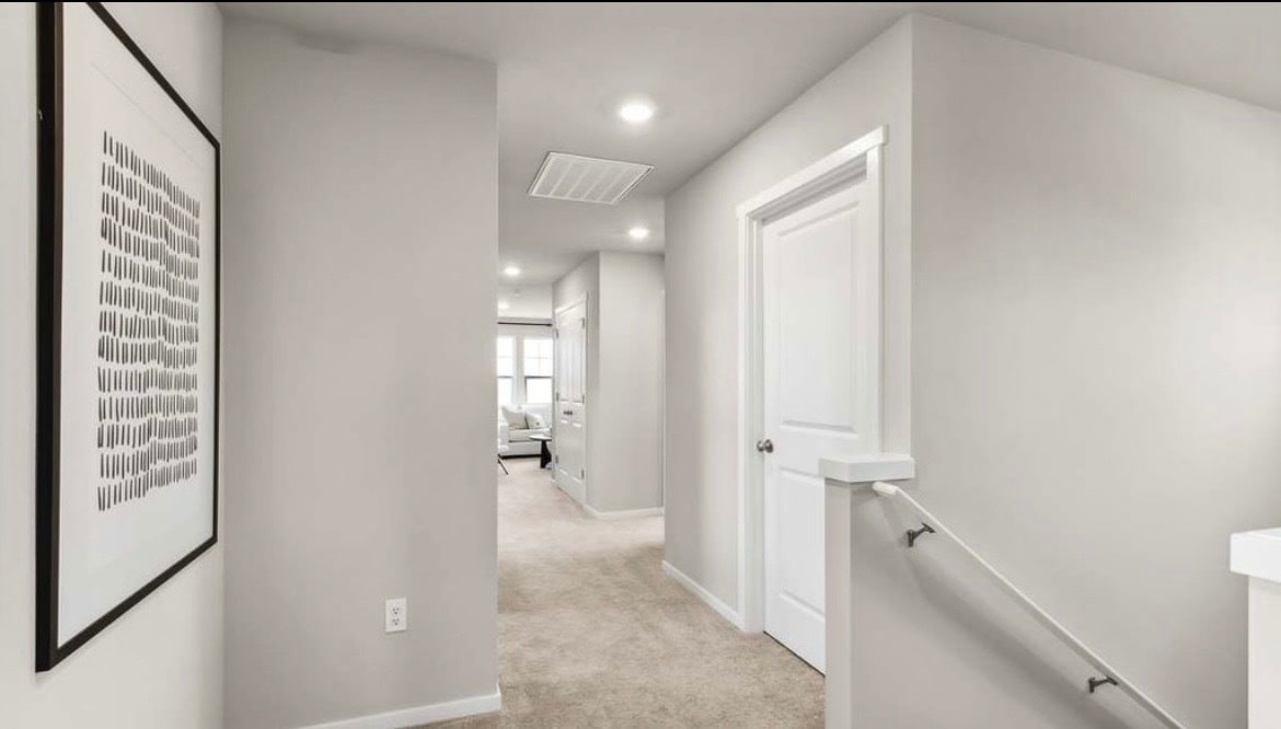 Building Photo - 219 17th Dr