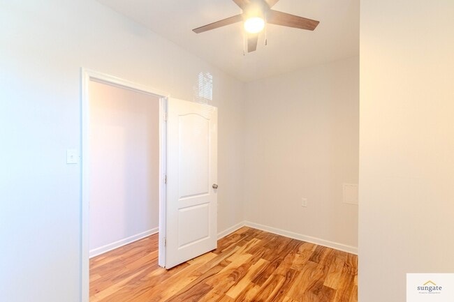 Building Photo - 2608 E Fayette St