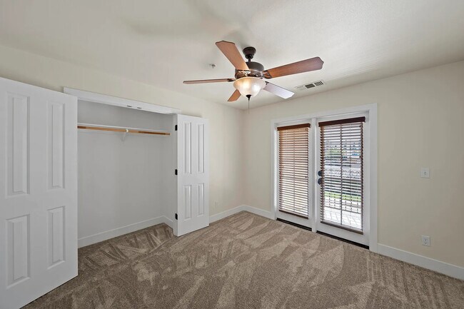 Building Photo - 5592 Diamond Ridge Dr