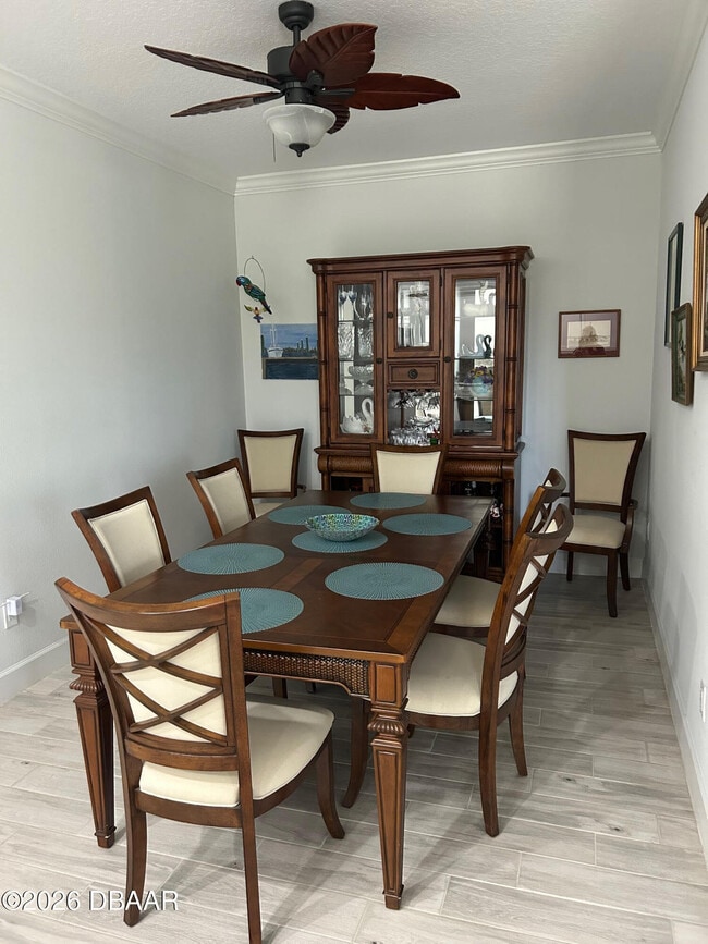 Building Photo - 402 Tiki Ter