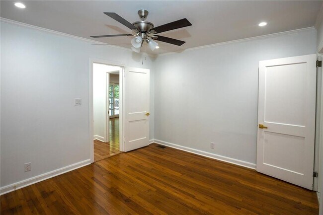 Building Photo - 1311 Roxboro Dr NE