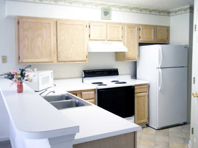 Building Photo - 2 Bedroom 3rd Floor Fully Furnished Condo