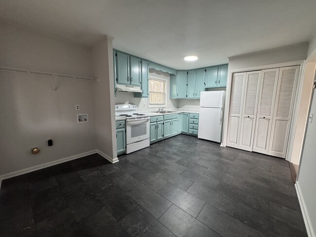 Building Photo - 462 Woodhaven Rd