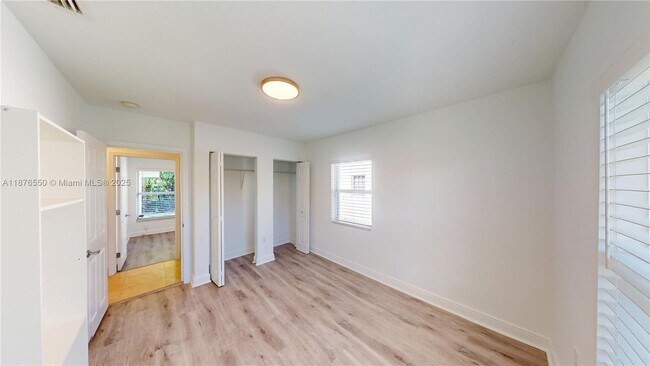 Building Photo - 7 Montilla Ave