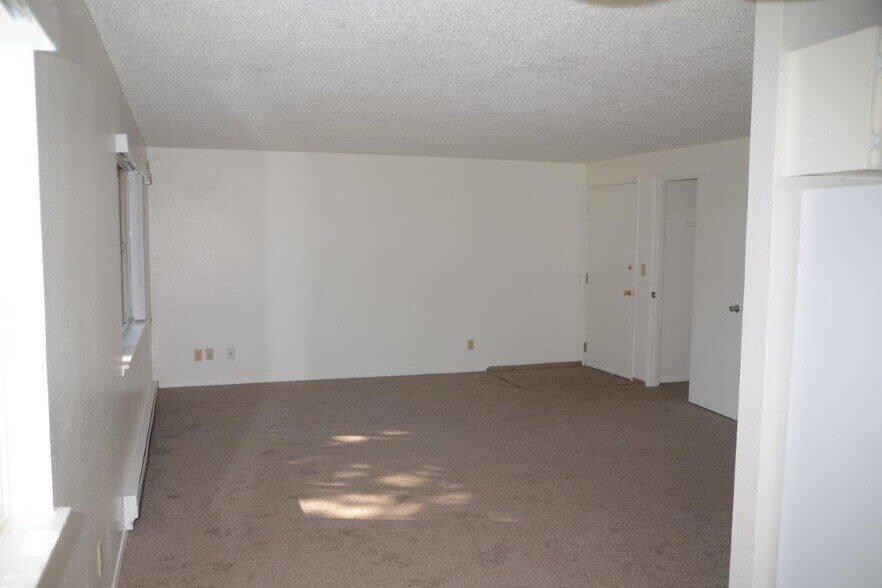 Living room - 7812 59th Ave W