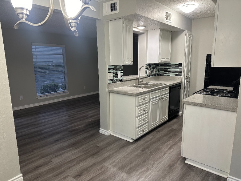 Building Photo - 3754 W Buckingham Rd