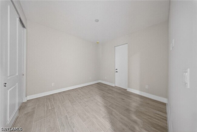 Building Photo - 1206 Moore Ave