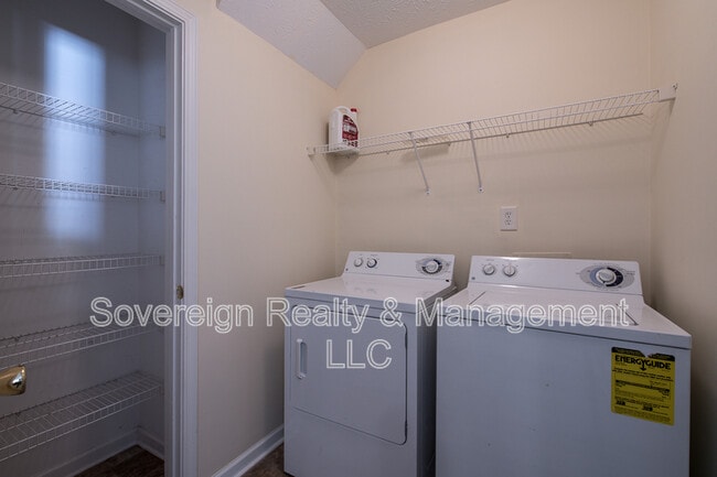 Building Photo - 3716 Harvest Dr