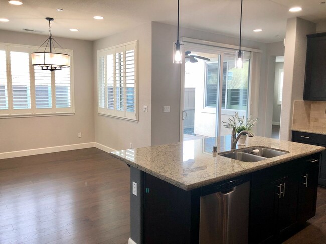 Building Photo - Beautifully Upgraded 4 Bedroom, 3 Bathroom...